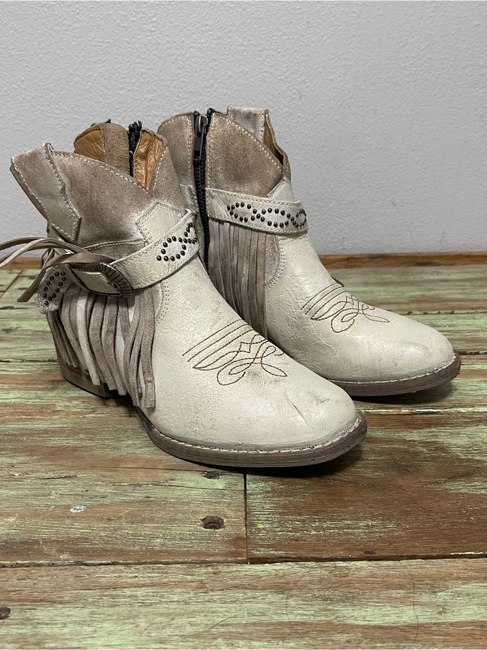 Sterling River Boots Fringed Western Ankle Boots Bone Gray Leather Womens 7.5